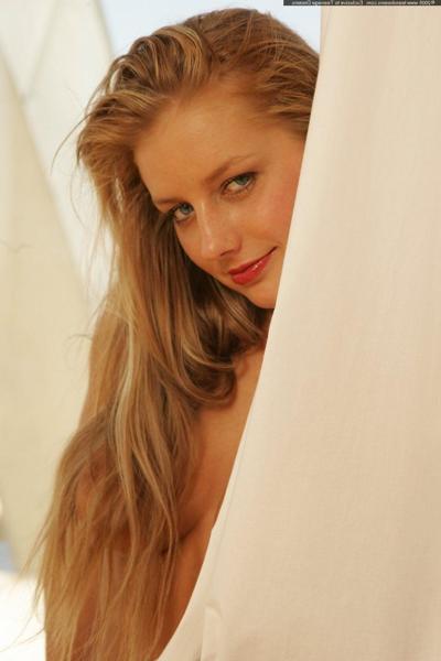 20P Teen Dreams Courtney Lightspeed