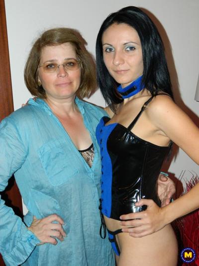 20P Mature lesbian Ellie X lets her young girlfriend Inna fuck her with a strapon