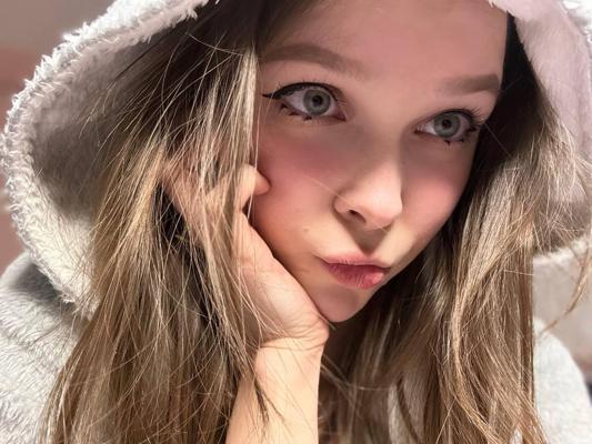 12P OnlyFans LittleKitty69 Little Kitty