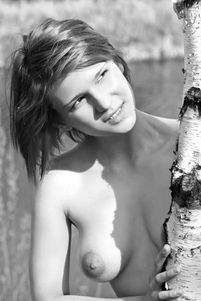 17P Sweet ginger with a hairy muff Maria M poses nude in the coutryside