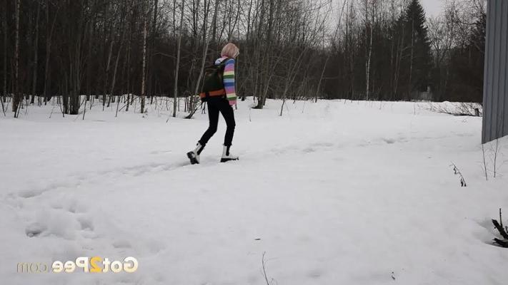 15P Blonde girl Vasya takes an urgent piss while traversing snow-covered ground