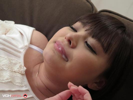 15P Japanese hottie Mirai Aoyama leaks cum from her mouth while masturbating