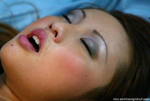 20P Horny teen with a slim figure Tia Tanaka gets her twat toyed by a machine