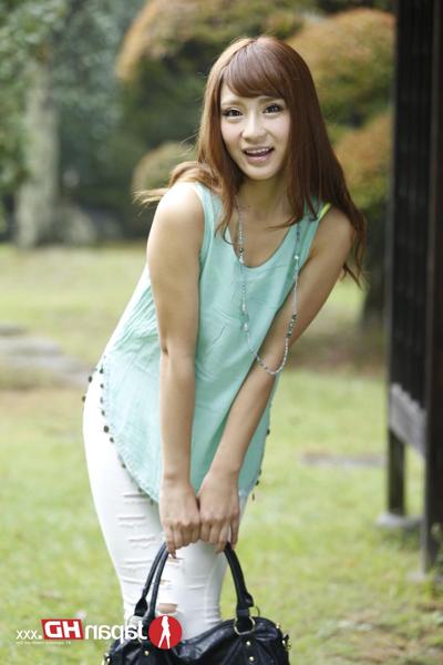 20P Japanese teen with sexy ass and tiny tits Anna Anjo posing nude