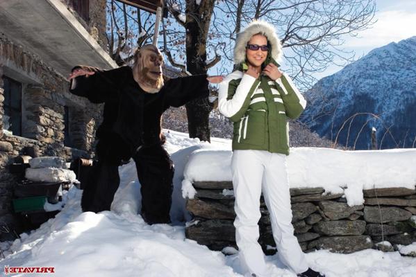 17P Hungarian babe Sabrina Sweet gives outdoor head and fucks in the snow