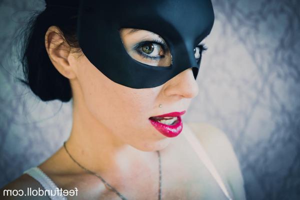 15P Glamorous doll in a bunny mask Lisa Dove gets topless in a cosplay solo
