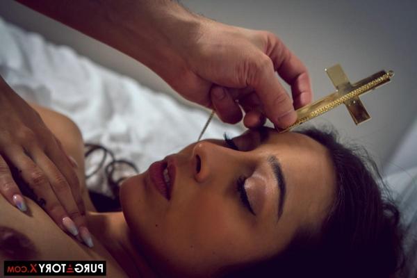 20P Latina chick Lily Hall engages in rough sex before sporting a creampie