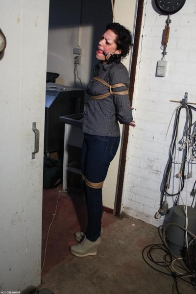 20P Ball-gagged clothed mature Steffi tries to free herself from rope bondage