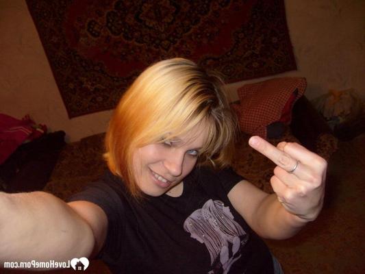 10P Sexy ginger amateur flashes her red panties while taking selfies in the mirror