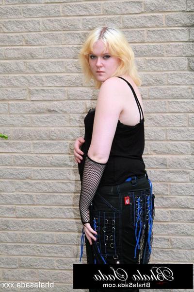 15P Chubby golden-haired MILF posing in her lovely black outfit in a solo