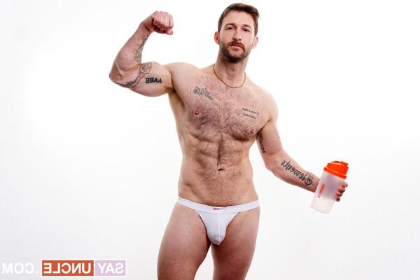 12P Gay hunks Skylar Finchh, Nicholas Ryder & Dakota Lovell have a wild anal 3some