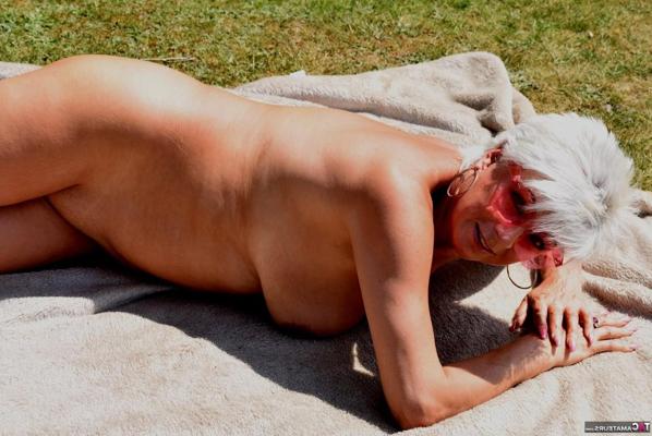 16P Mature platinum blonde Dimonty gets totally naked in a yard on a blanket