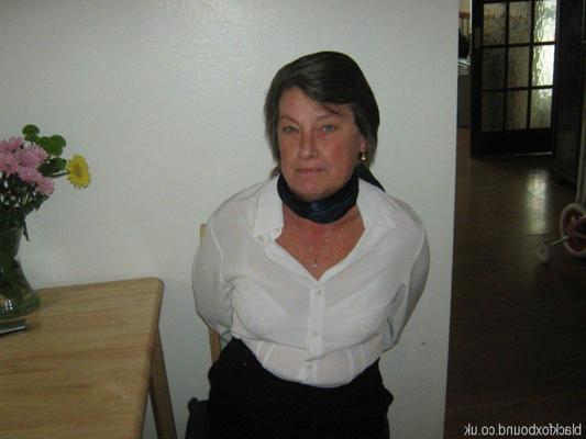 16P Compilation of amateur women having their boobs exposed while in bondage