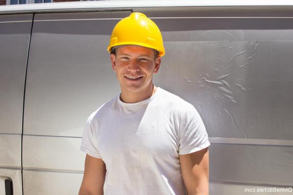 12P Sexy Maitresse Madeline Marlowe & Gia DiMarco seduce a construction worker