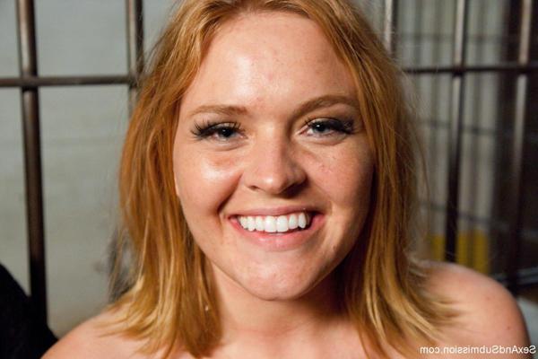 18P La MILF rubia Krissy Lynn soporta una dura follada anal en bondage