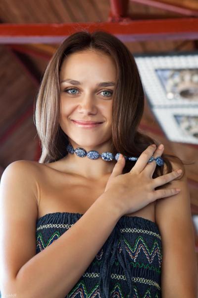 20P Beautiful brunette babe Zlatka exposes her tasty twat and poses in the park