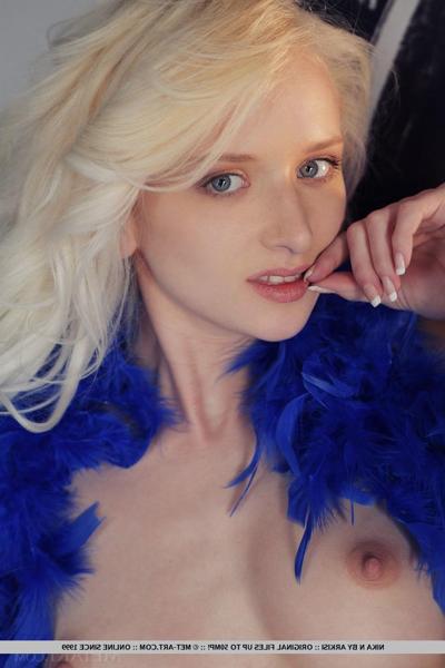 18P Foxy blonde bombshell in white stockings Nika N spreads her twat