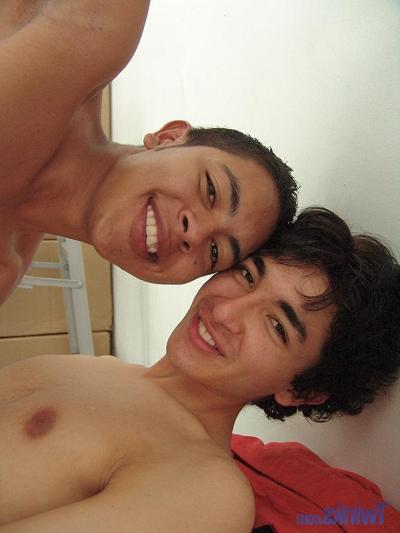 20P Gay boys Alonso G & Adolfo B give each other a hot BJ & have hardcore anal sex