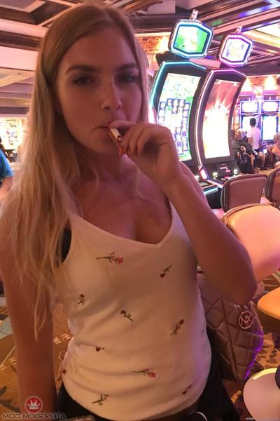 20P Breathtaking girlfriend Hannah Hawthorne strips & poses in a solo compilation