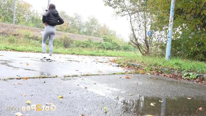 15P Caucasian girl Maddi Black pulls down her leggings to pee on wet pavement