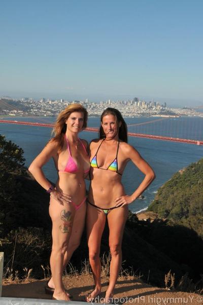 20P Sexy mature woman teases in a sexy bikini outdoors with Sofie Marie