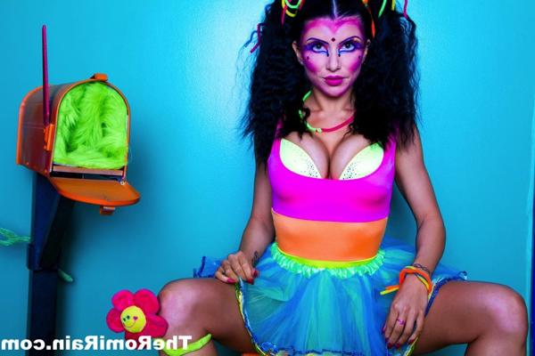 16P MILF Romi Rain shows her snatch while wearing cosplay clothing