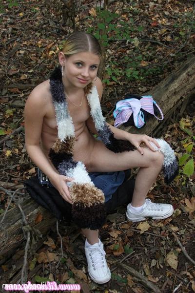 16P Adorable babe Lil Candy stripping in the forest and showing her puffy pussy