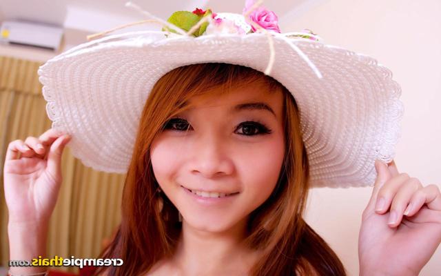 20P Young Asian babe Apple shows her tiny tits & her tight shaved pussy