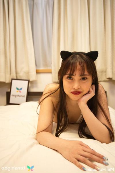 15P Cute Japanese teen Mei Harusaki finger spreads her pink pussy on a bed