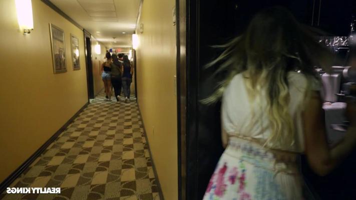 20P Cheating wife Brittany Benz enjoys a wild quickie in the bathroom