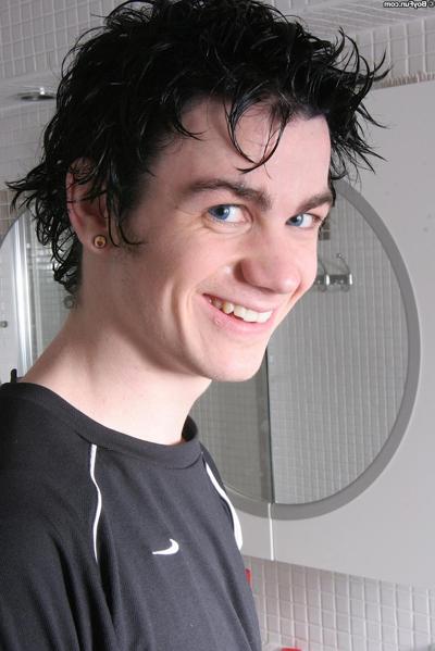 20P Dark-haired gay Orlando Bacon washes his big cock & masturbates in the shower