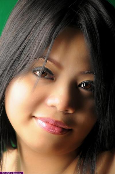 16P Pretty Asian girl Joana uncups her tits prior to showing her natural pussy