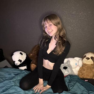 11P Adorable amateur babe Teensy Bella posing in her black outfit in a solo