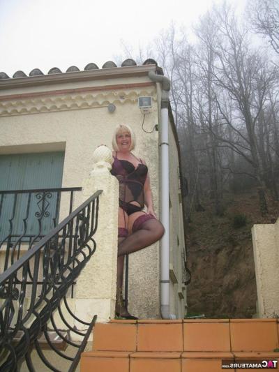 16P Older blonde BBW Chrissy Uk looses her boobs from lingerie during solo action