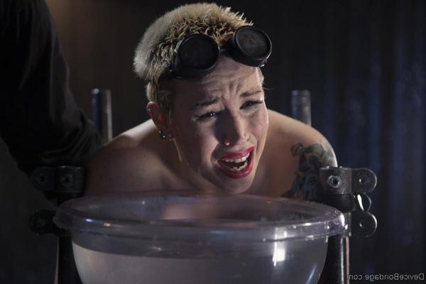 20P Inked slave Elizabeth Thorn gets humiliated in BDSM scene by master Orlando