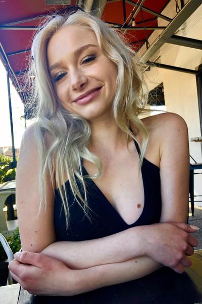 20P Sweet amateur cutie Scarlett unveils her twat and toys it deeply