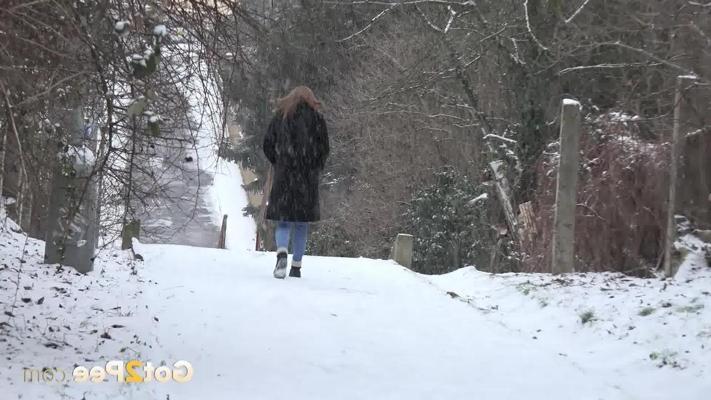 15P Short taken girl Dafne takes a piss on snow-covered ground