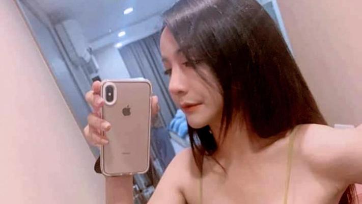15P Gorgeous Asian shemale Valentina posing seductively in her compilation