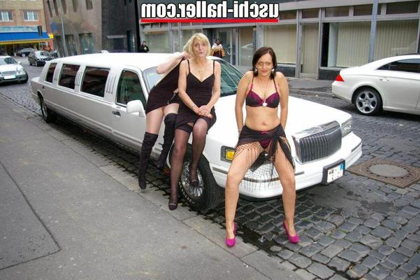 13P Amateur women flash their tits outside and inside of a stretch limo