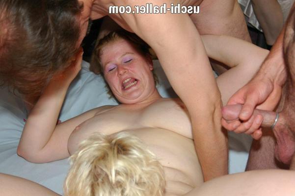16P Amateur women Dany Sun and Franziska participate in hardcore group sex