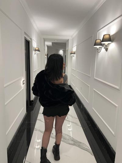 20P Brunette teen with tattoos Mili Pie flaunts her incredible ass in a solo