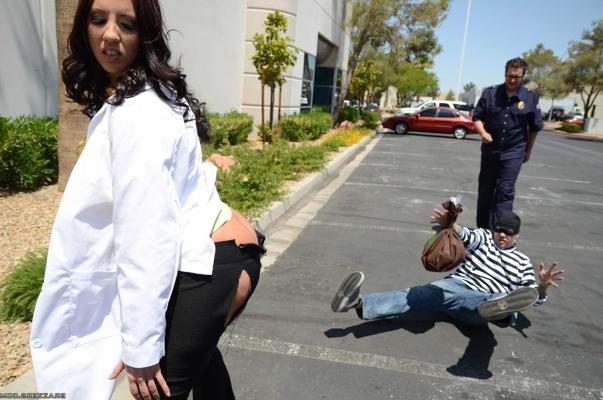 18P Chemist Kelly Divine rips her pants & goes out in public with her ass showing