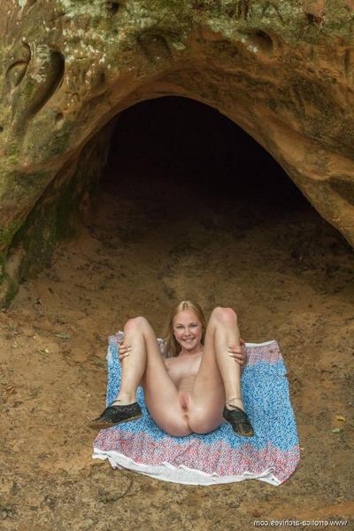 16P Nice teen Runa gets naked in running shoes while in an enchanted forest