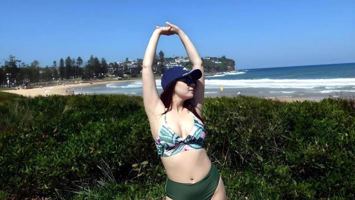 19P Sweet European teen in sunglasses Amelie exposes her lovely tits & shaved cunt