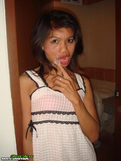 20P Sexy Asian MILF Apple shows off her petite body in a hot bedroom striptease