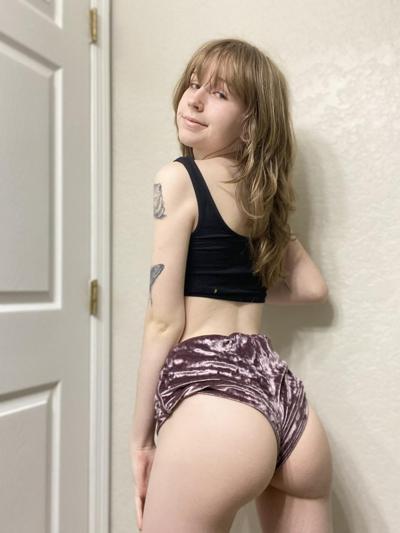 14P Amateur vixen Teensy Bella teasing with her firm booty in a solo