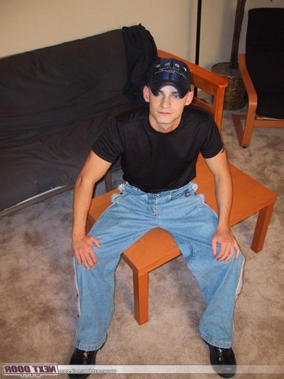 20P Badass twink Noah exposes his inked body before stroking his rod