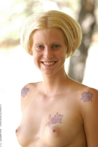 17P Girl with short blonde hair and cute tattoos Megan appears in the new photoset