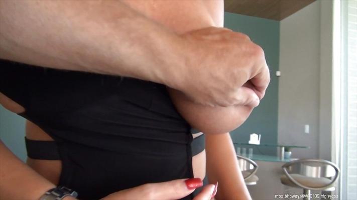 16P Leggy mature blonde in sexy tiny dress revealing her big jugs
