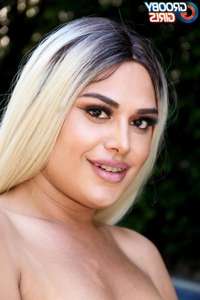 16P Grooby Girls Gia Staxxx